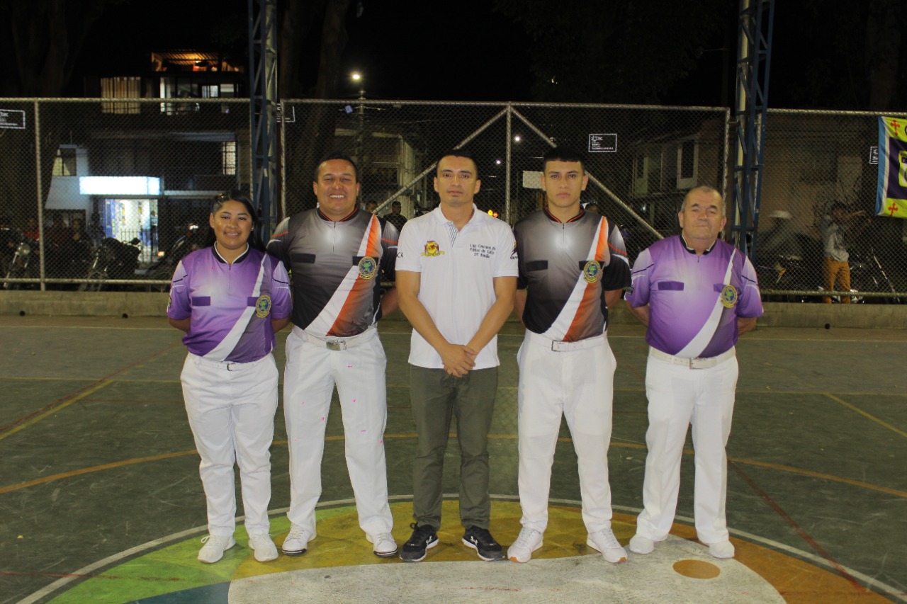 De izquierda a derecha. Ivonne Carvajal, Jairo Muñoz, Yoni Bonilla, Julián Velasco y Rubén Hoyos, jueces y delegado de la Liga Caucana de Fútbol de Salón.