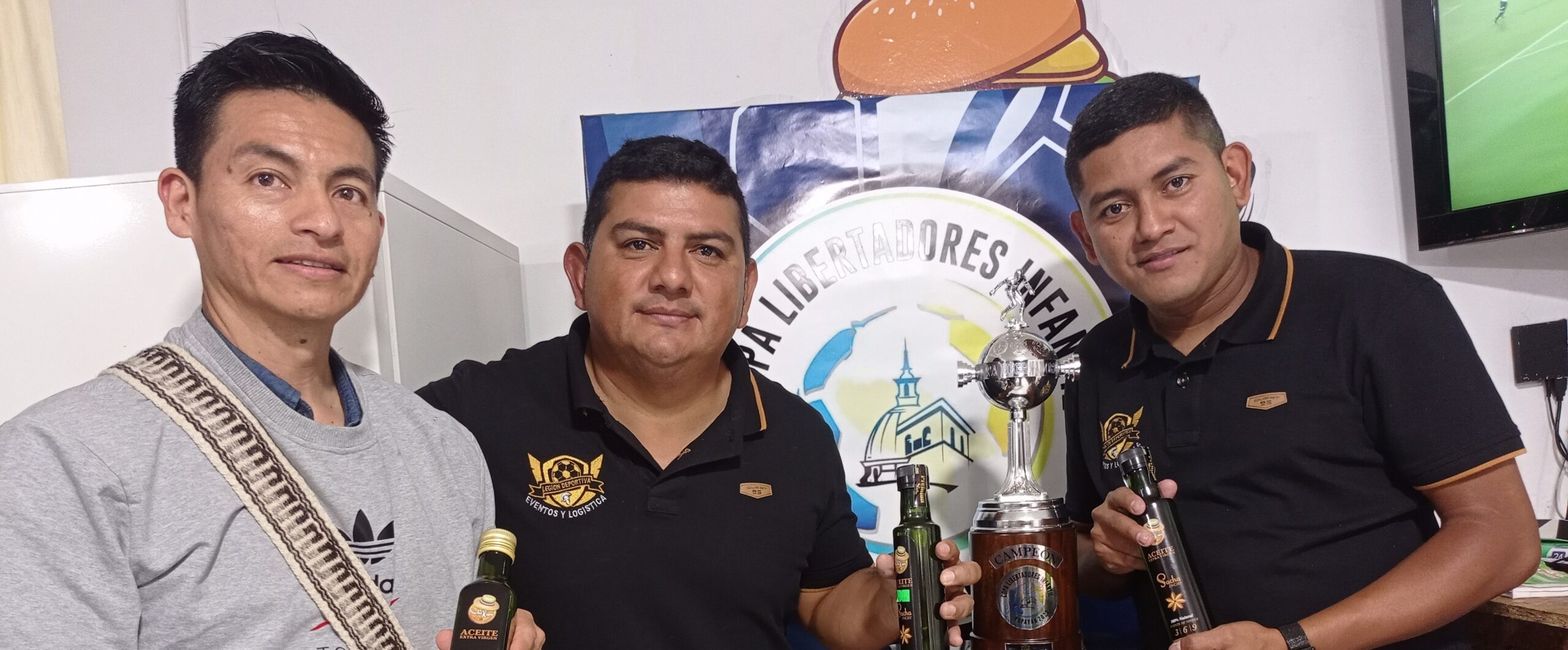 Fernely Acosta, Nilson Enríquez y Deivis López, fundadores y patrocinador de Legión Deportiva Logística y Eventos.