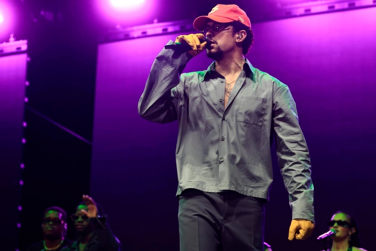 Bad Bunny excluye a EE. UU. de su gira por temor a redadas migratorias