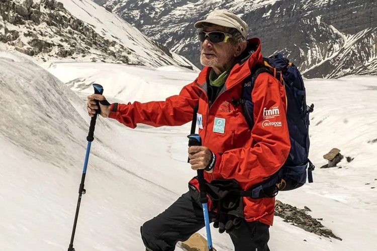 Carlos Soria: a los 86 años desafía el Himalaya y busca el Manaslu