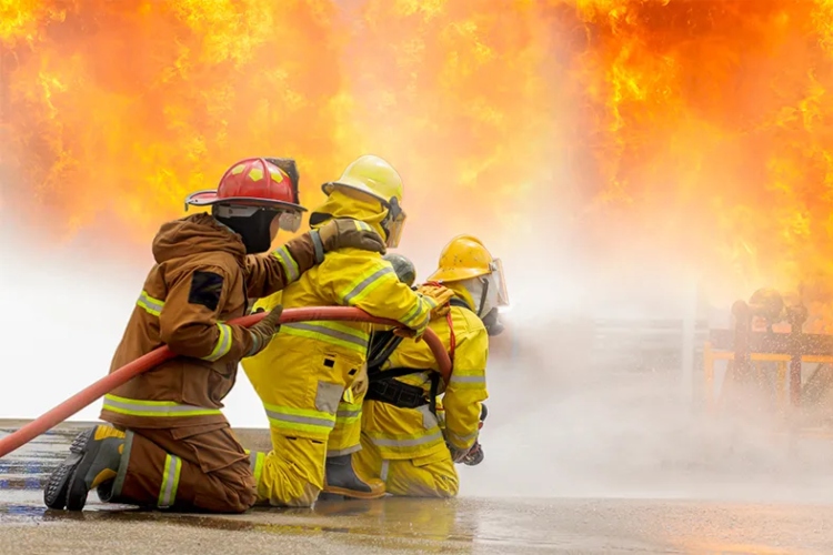 Tejido para bomberos soporta hasta 1.200 ºC