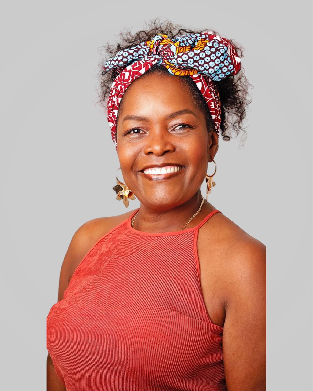 Silena Dajome, funcionaria.