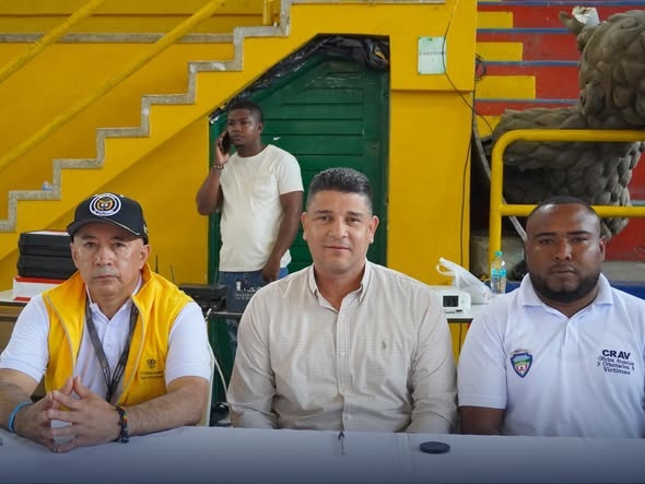 El alcalde FElix Henao, en articulación con la Unidad para las Víctimas, realizó la entrega de más de 2.000 cartas-cheque a población afectada por el conflicto armado.