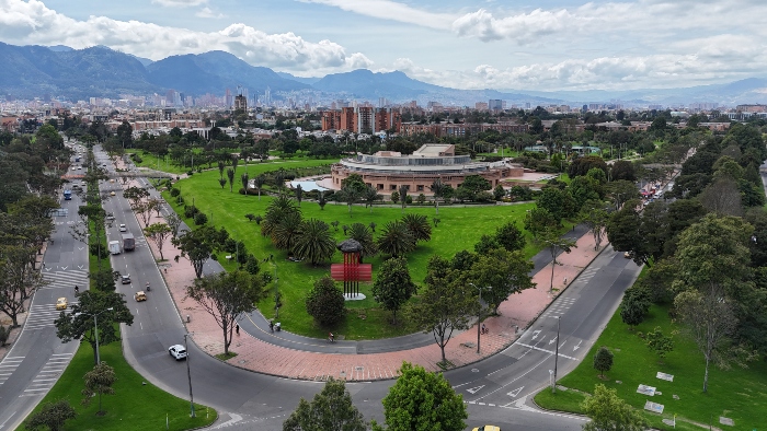Turismo- Bogotá- Parque Simón Bolívar- monumento Umbral- El Polígono - Bienal Internacional de Arte y Ciudad BOG27-
