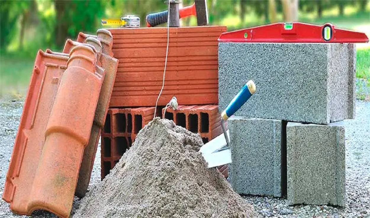 El mercado de materiales de construcción en Colombia atraviesa en 2026 una etapa de transformación marcada por la estabilidad de precios, la innovación tecnológica y una fuerte apuesta por la sostenibilidad. Cemento, acero y ladrillo siguen siendo protagonistas, pero nuevos insumos ecológicos comienzan a ganar terreno en el sector.