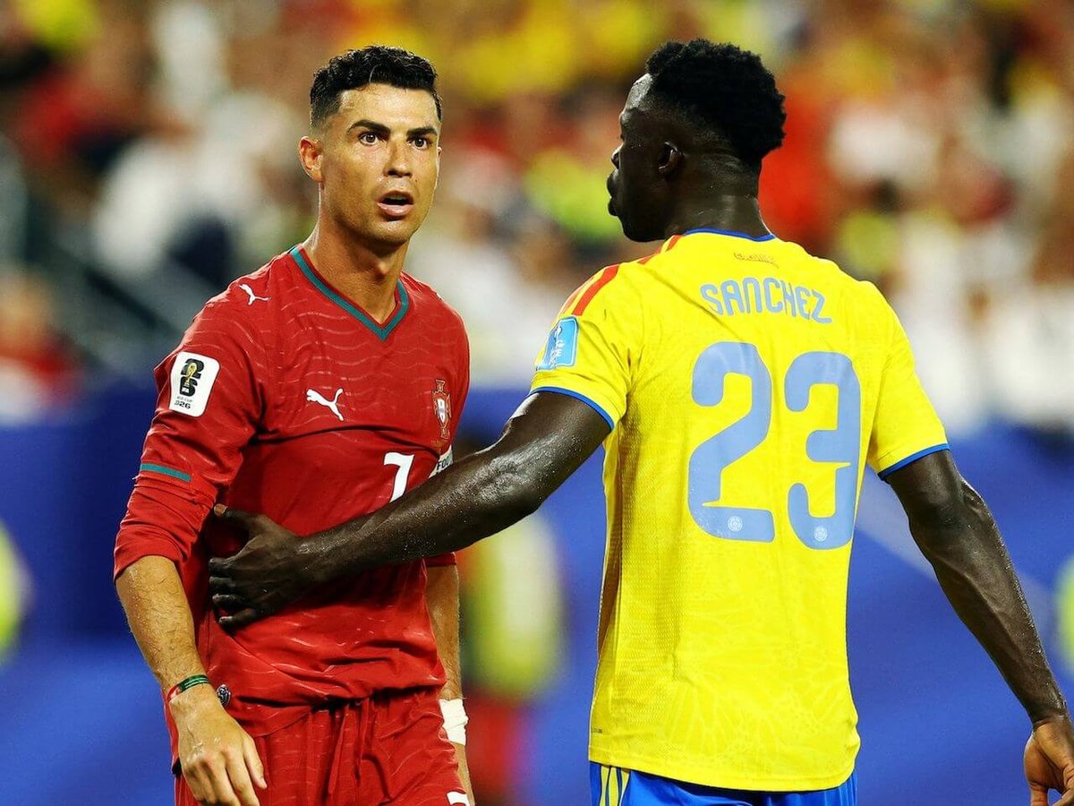 Cristiano Ronaldo y Dávinson Sánchez
