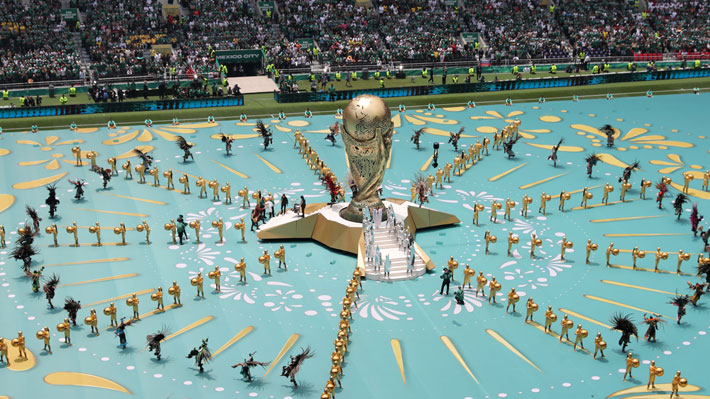 Los eventos mundialistas, especialmente la Copa Mundial de la FIFA, generan beneficios para varios sectores económicos debido al aumento del turismo, el consumo y la inversión en infraestructura. Entre los principales beneficiados se encuentran: