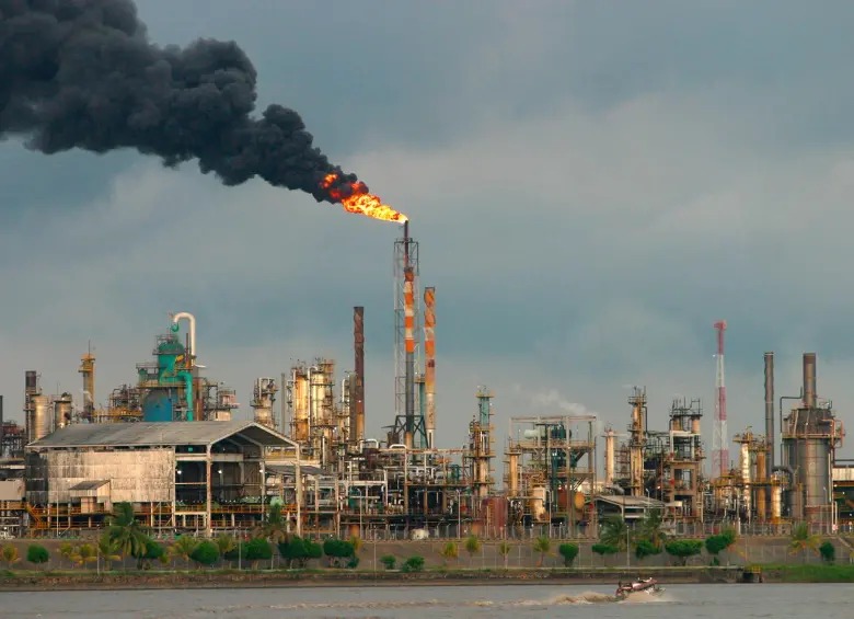 El Gobierno anuncia un nuevo rumbo para la exploración petrolera.